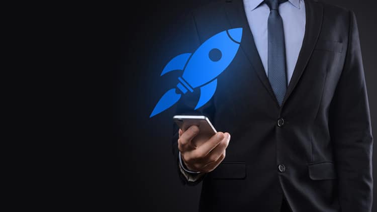 sales rep using sales acceleration software
